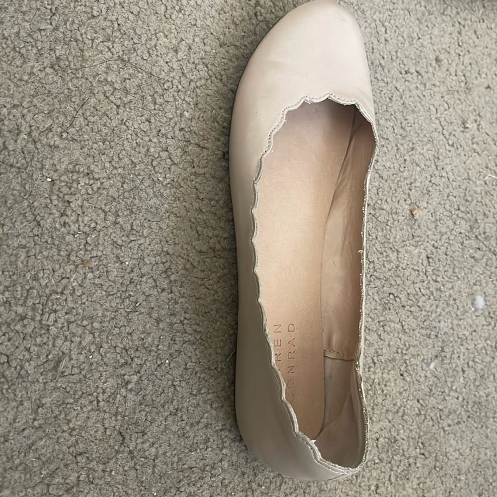 Women’s flats